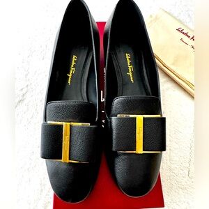 Salvatore Ferragamo Women’s Shoes - Black Leather - Size 9